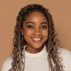 Grace Kossia Headshot